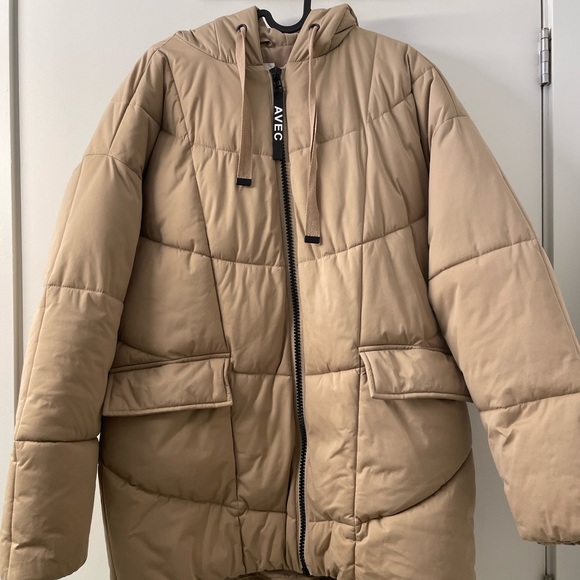 Water Resistant Hooded Cozy Duvet Puffer Jacket In Rich Camel - Picture 3 of 7